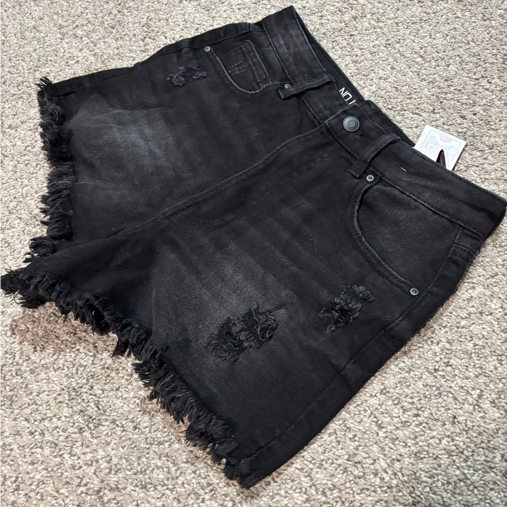 NOBO NWT Junior’s Super High Rise distressed black denim shorts